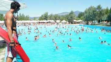 Piscina hotel senza bagnino