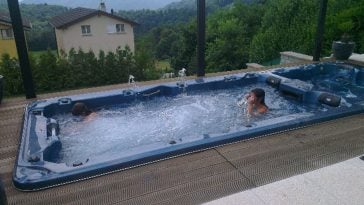 Insegna a tuo figlio a nuotare