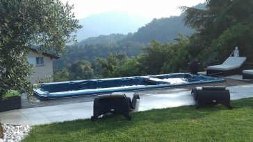 Installare mini piscina casa di campagna