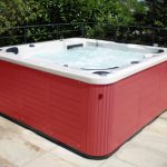 Minipiscina terrazze sopraelevate legno rosso
