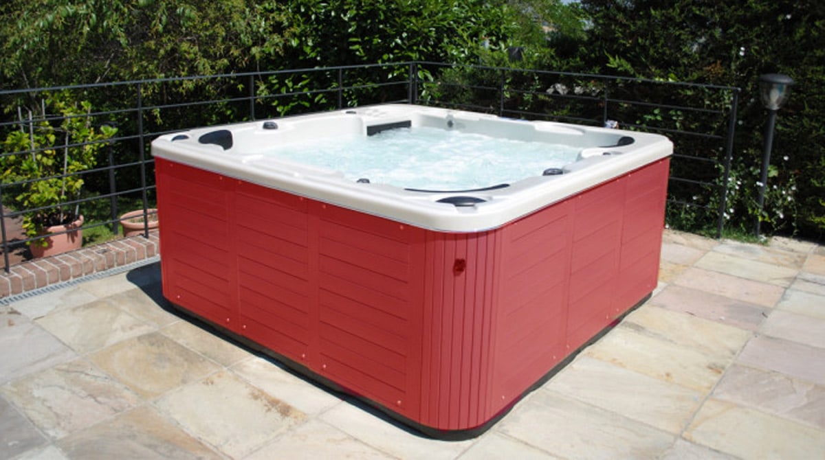 Minipiscina terrazze sopraelevate legno rosso