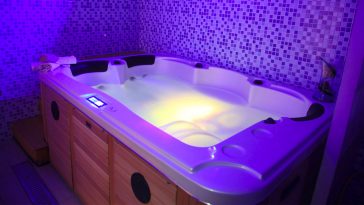 Minipiscina salva spazio cromoterapia