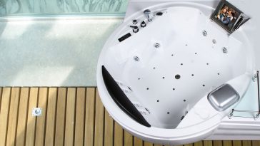 Vasca con idromassaggio e Schermo TV