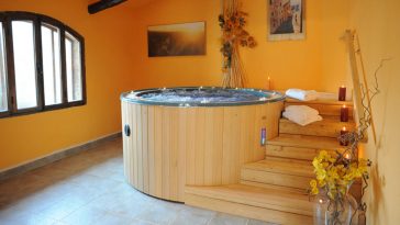 Minipiscina in agriturismo di campagna