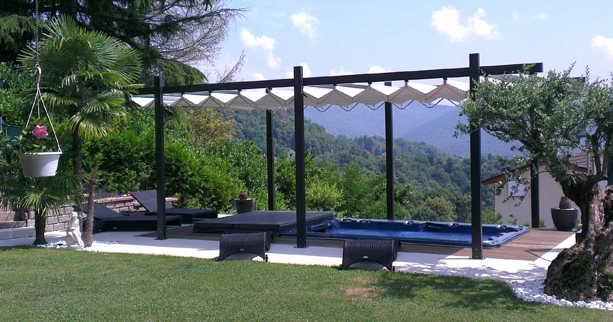 Minipiscina a incasso in Pergola con Tenda a Onde