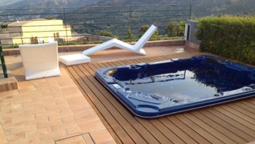 Minipiscina a scomparsa in terrazza aperta