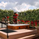 Minipiscina idromassaggio in giardino pensile