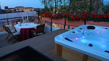 Minipiscina per semi incasso con luci rosa viola