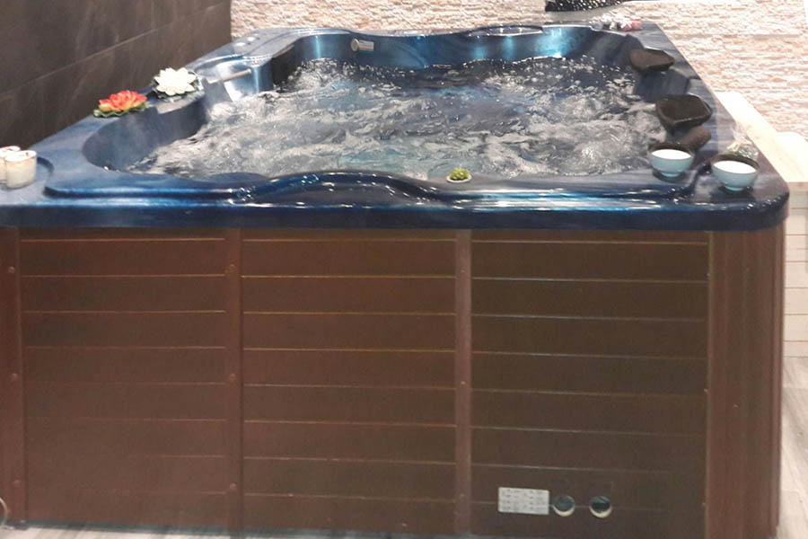 Minipiscina idromassaggio centro estetico luna piena tirana