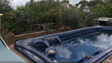 Minipiscina nell'orto: l'installazione che non ti aspetti