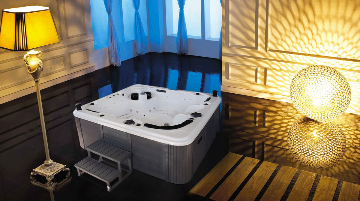 Minipiscina in salone neo classico