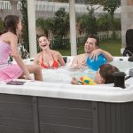 Minipiscina formato famiglia per combattere il caldo di città