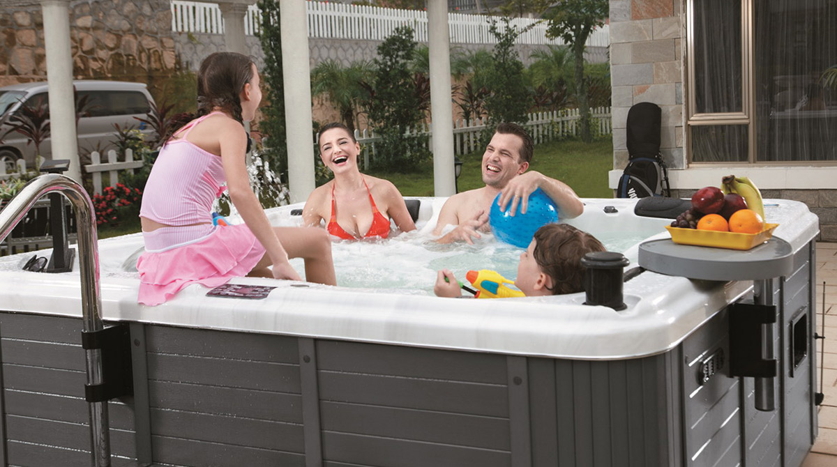 Minipiscina formato famiglia per combattere il caldo di città