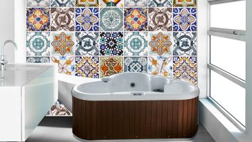 Vasca idromassaggio in bagno stile Azulejos