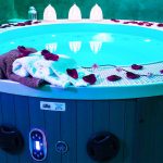 Santè Benessere minipiscina-idromassaggio tra gli ulivi e il mare