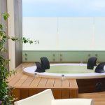 Idromassaggio estivo in giardino pensile