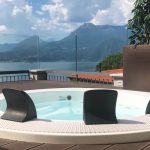 Minipiscina idromassaggio terrazzo lago