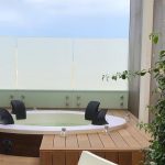 A scuola di gestione dello spazio: la minipiscina in balcone