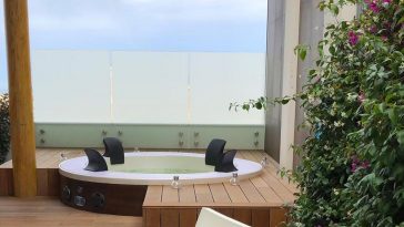 A scuola di gestione dello spazio: la minipiscina in balcone