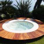La bellezza sta nella forma: minipiscina circolare per giardino
