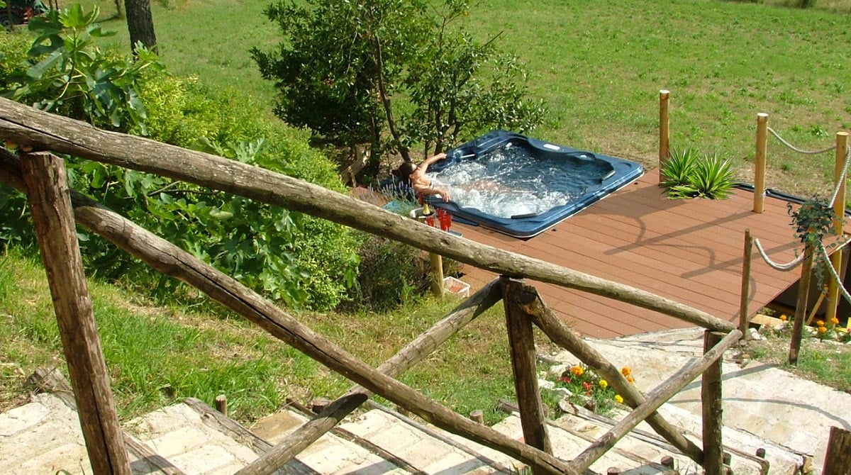 Respira relax con la minipiscina idromassaggio per esterni