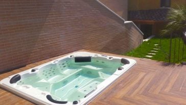 I consigli dell'architetto piano rialzato di villetta con minipiscina