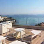 Minipiscina idromassaggio in terrazzo trasparente