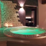Minipiscina con cromoterapia contro il Blue Mood