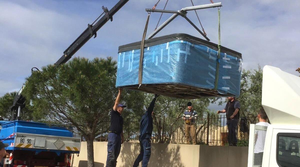 Sul tuo balcone arriva una minipiscina idromassaggio