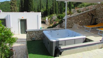 Casa in affitto temporaneo con minipiscina da esterno
